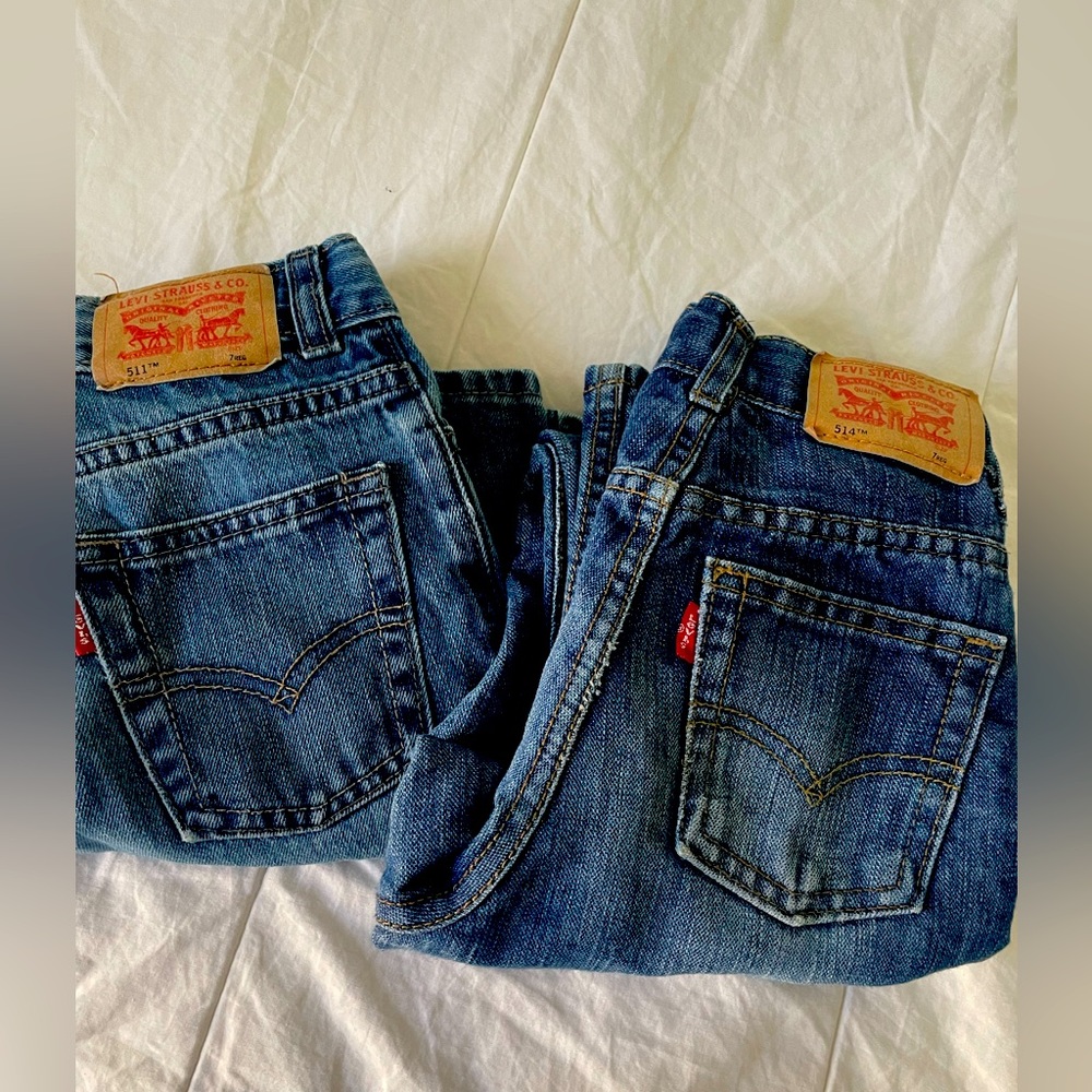 2 Levi’s kids size 7